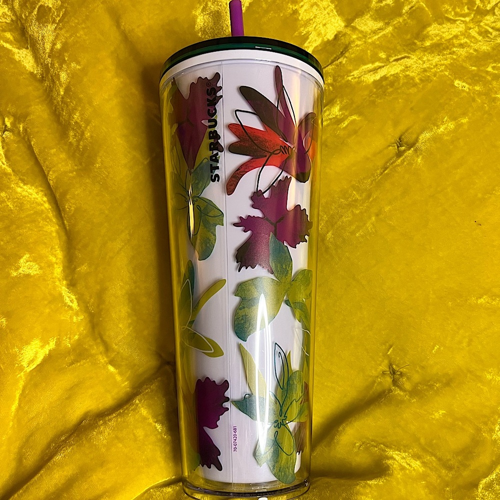 ⭐️ Starbucks ⭐️ NWT Limited Edition 24oz Venti Cold Cup